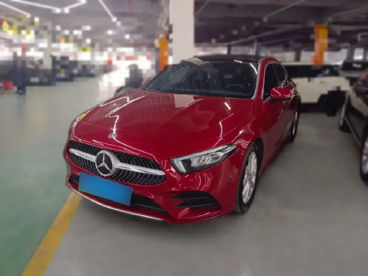 2020 Mercedes-Benz A Class 1.3T 163HP L4 7DCT