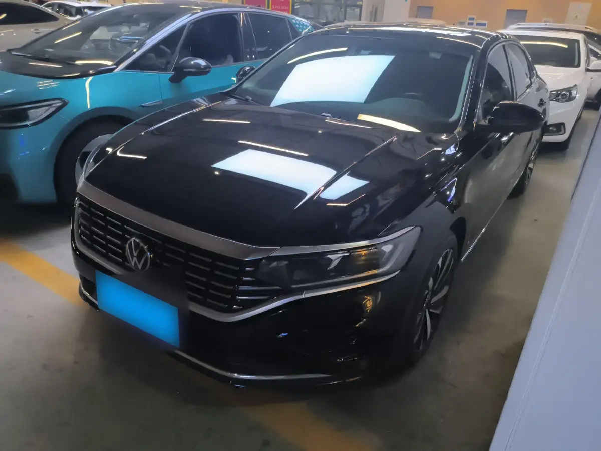 2022 Volkswagen Passat 2.0T 186HP L4 7DCT