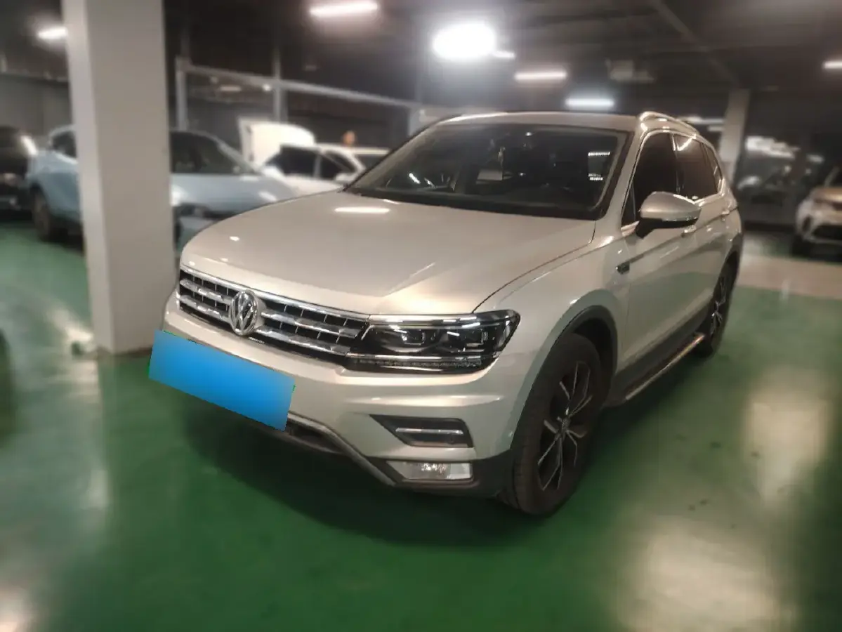 2017 Volkswagen Tiguan L 1.8T 180HP L4 7DCT