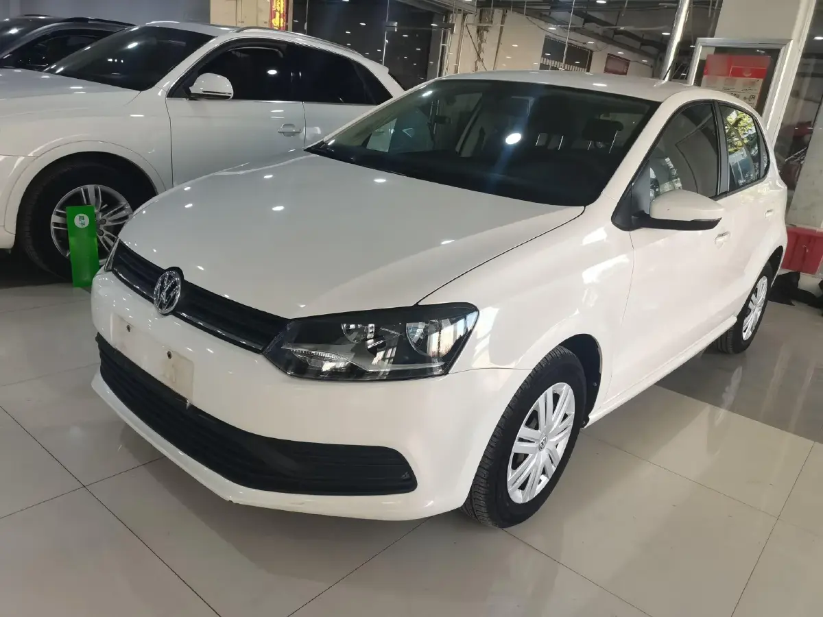 2016 Volkswagen Polo 1.4L 90HP L4 6AT
