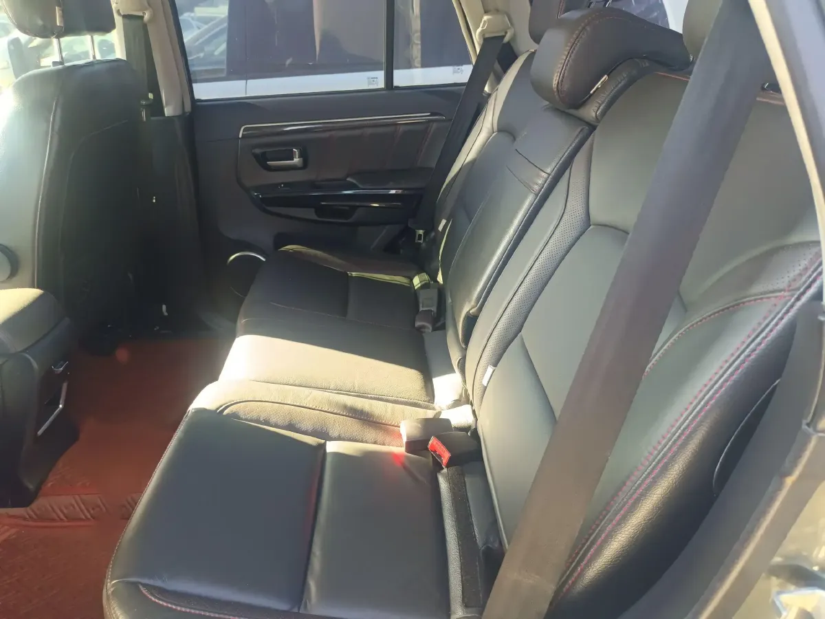 2015 Haval H5 Class 2.0T 190HP L4 6MT,autocango,china used car exporter,china ev exporter,chinese used car exporter,chinese used ev exporter