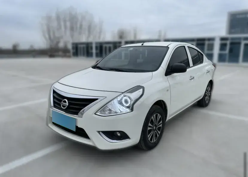 2015 Nissan Sunny 1.5L 112HP L4 CVT