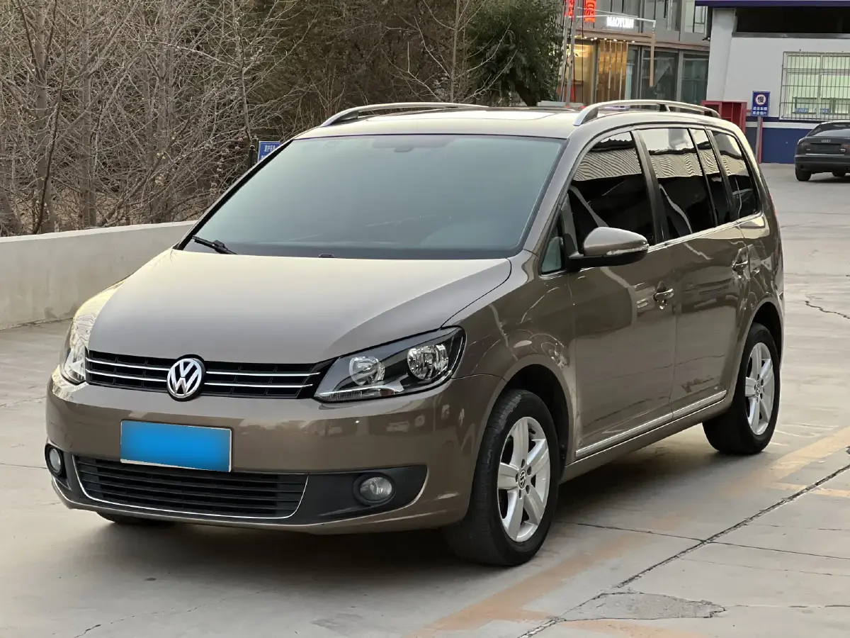 2015 Volkswagen Touran 1.4T 131HP L4 7DCT