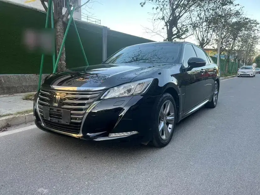 2015 Toyota Crown 2.5L 193HP V6 6AT