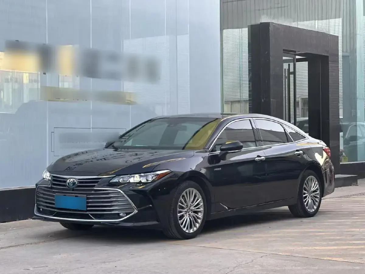 2019 Toyota Avalon 2.5L 178HP L4 E-CVT Hybrid