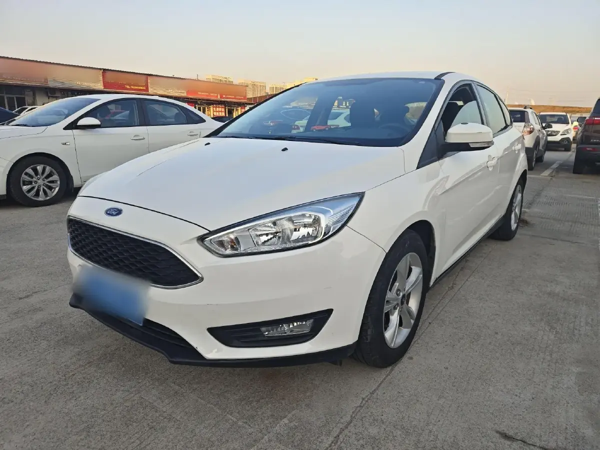 2017 Ford Focus 1.6L 125HP L4 5MT