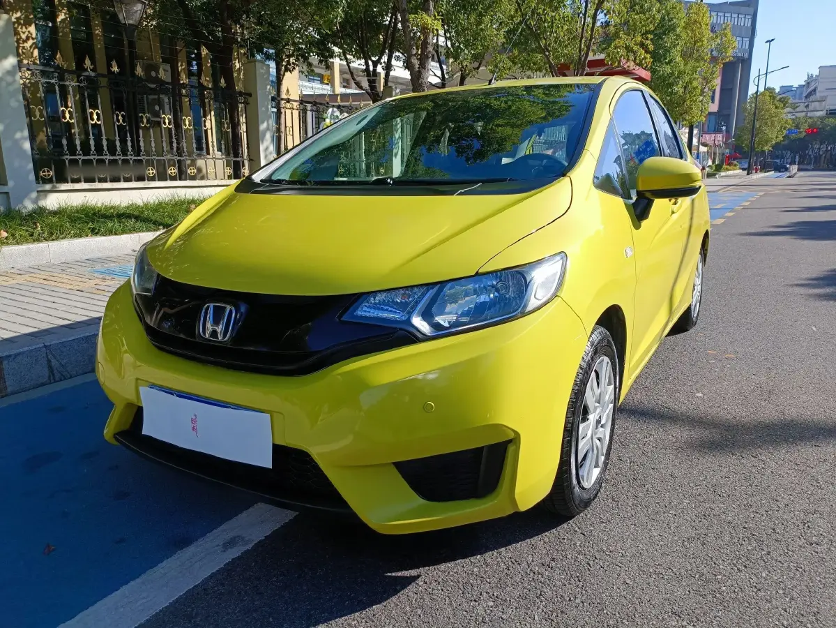 2014 Honda Fit 1.5L 131HP L4 CVT