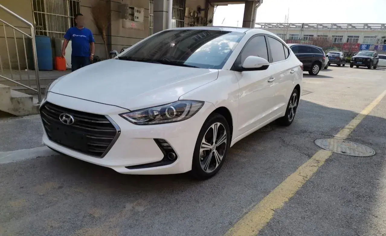 2019 Hyundai Elantra 1.4T 130HP L4 7DCT