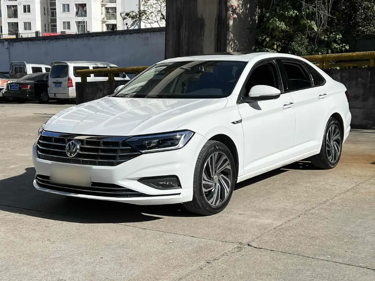 2021 Volkswagen Sagitar 1.2T 116HP L4 7DCT