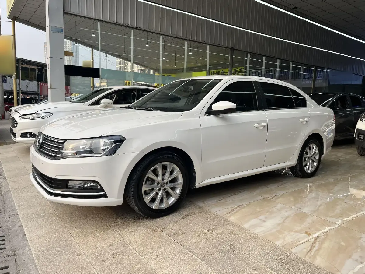 2015 Volkswagen Lavida 1.6L 110HP L4 6AT