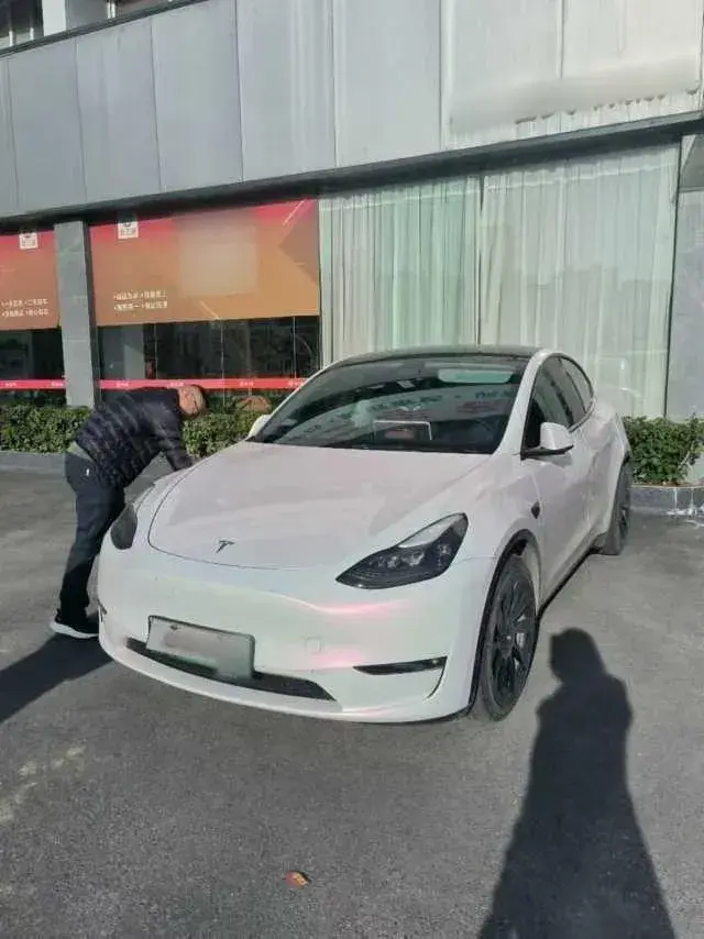 2021 Tesla Model Y BEV 60KWH