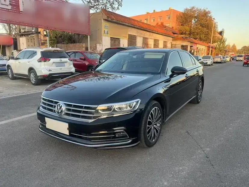 2018 Volkswagen Phideon 2.0T 224HP L4 7DCT