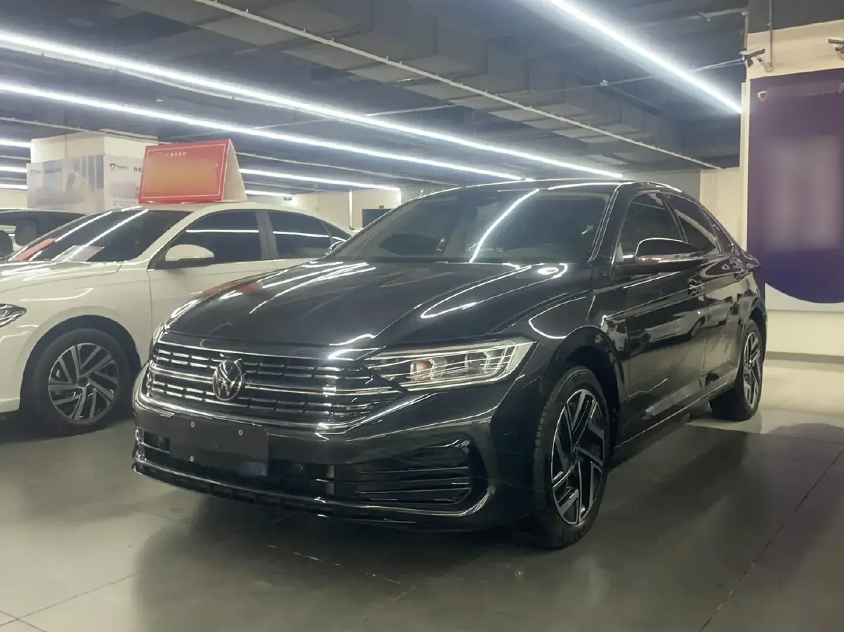 2023 Volkswagen Sagitar 1.5T 160HP L4 7DCT