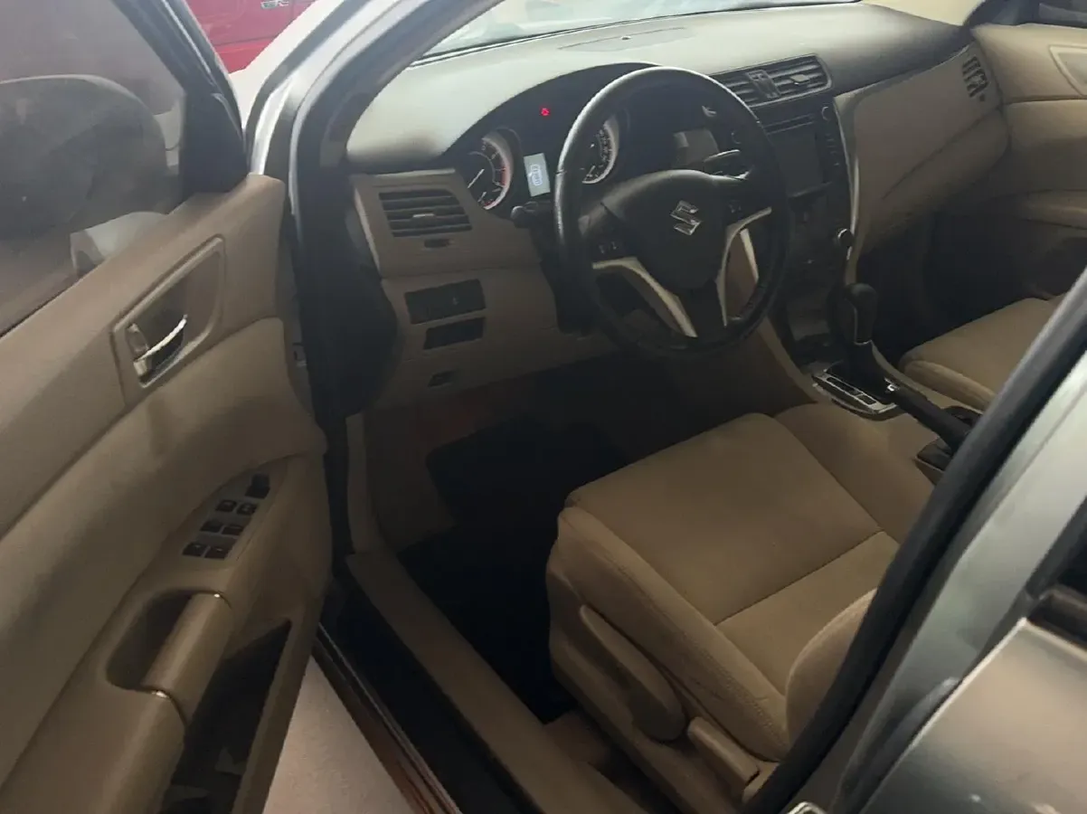 2011 Suzuki Kizashi 2.4L 178HP L4 CVT,autocango,china used car exporter,china ev exporter,chinese used car exporter,chinese used ev exporter