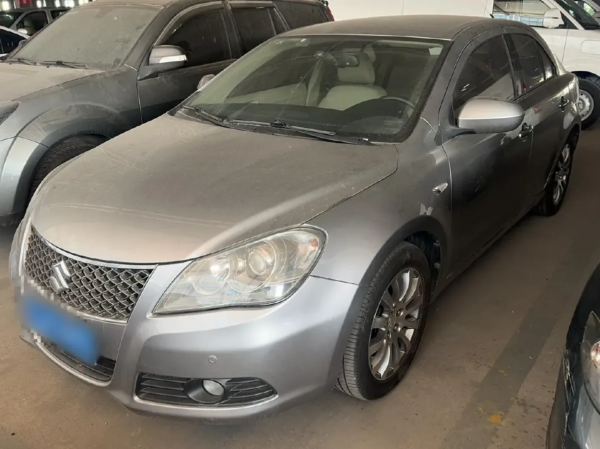 2011 Suzuki Kizashi 2.4L 178HP L4 CVT,autocango,china used car exporter,china ev exporter,chinese used car exporter,chinese used ev exporter