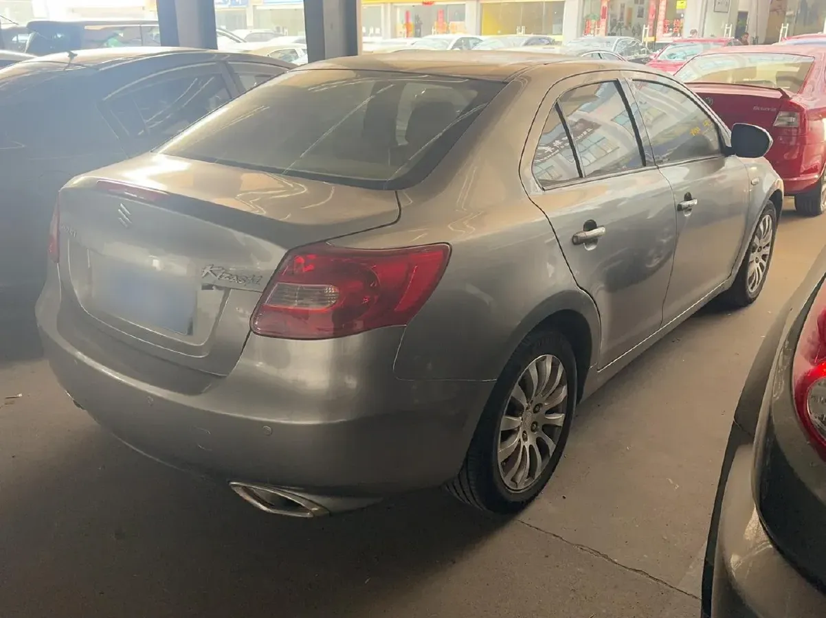 2011 Suzuki Kizashi 2.4L 178HP L4 CVT,autocango,china used car exporter,china ev exporter,chinese used car exporter,chinese used ev exporter