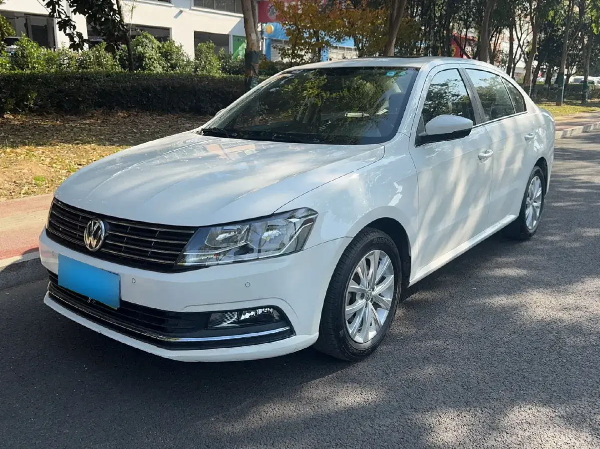 2015 Volkswagen Lavida 1.6L 110HP L4 6AT