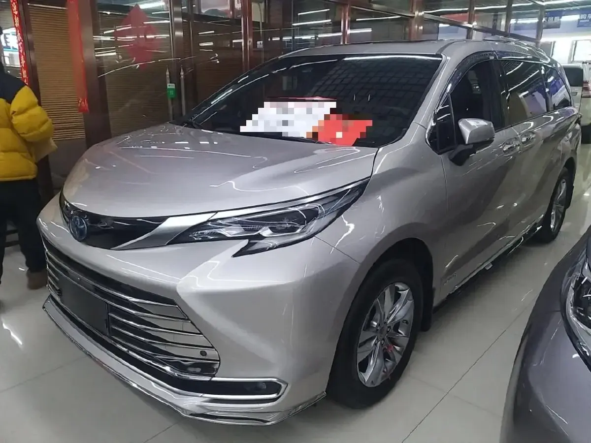 2021 Toyota Sienna 2.5L 192HP L4 E-CVT Hybrid