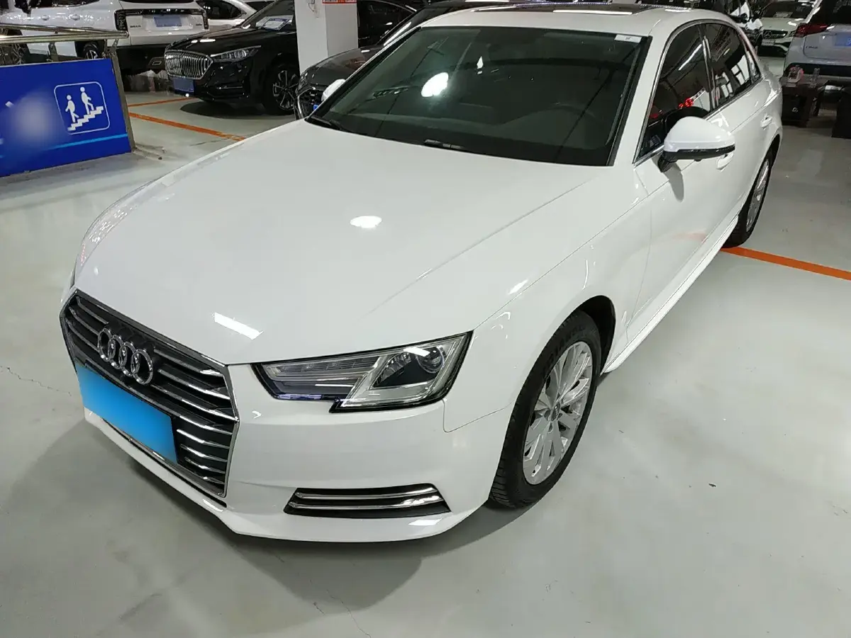 2017 Audi A4L 2.0T 190HP L4 7DCT