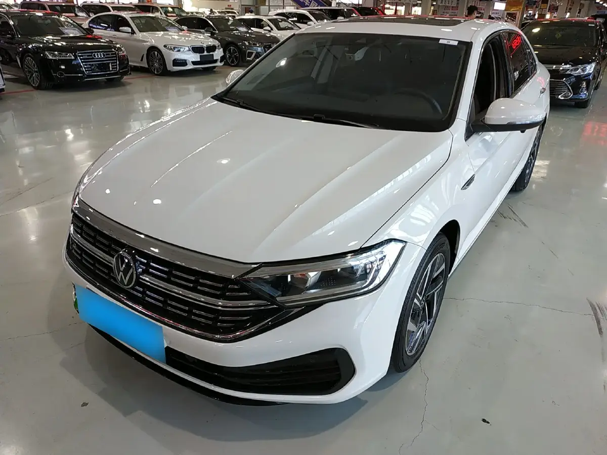 2023 Volkswagen Sagitar 1.5T 160HP L4 7DCT