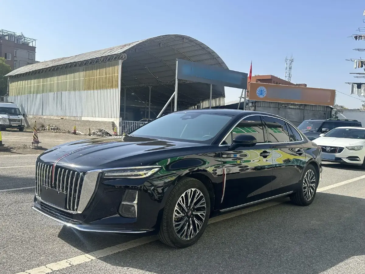 2024 HongQi H5 2.0T 224HP L4 8AT