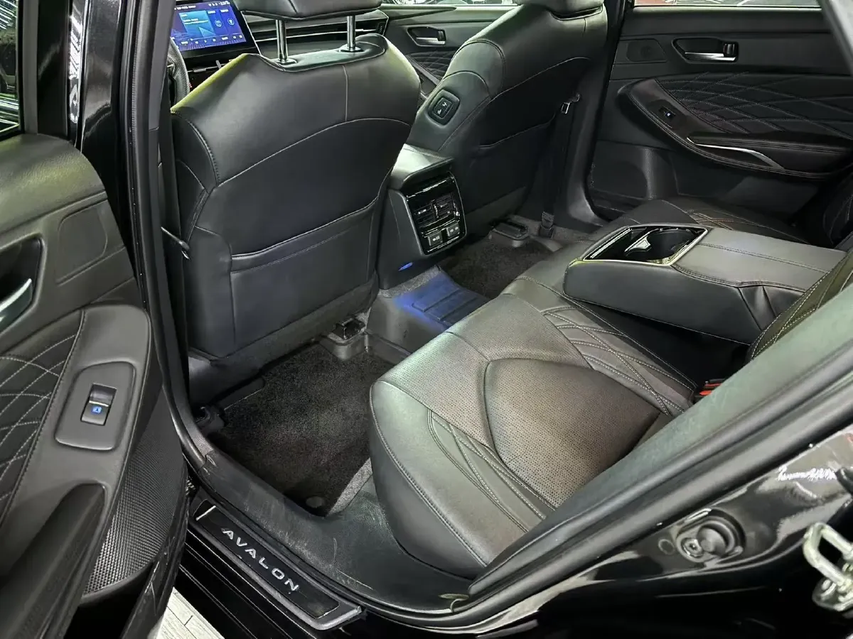 2022 Toyota Avalon 2.5L 209HP L4 8AT,autocango,china used car exporter,china ev exporter,chinese used car exporter,chinese used ev exporter