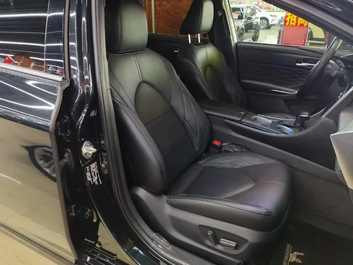 2022 Toyota Avalon 2.5L 209HP L4 8AT,autocango,china used car exporter,china ev exporter,chinese used car exporter,chinese used ev exporter