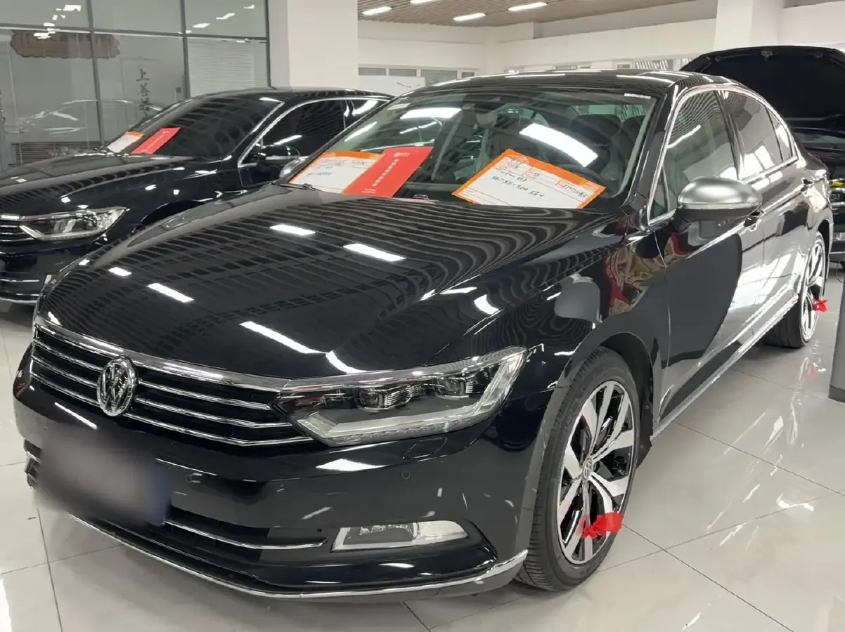 2017 Volkswagen Magotan 2.0T 220HP L4 7DCT