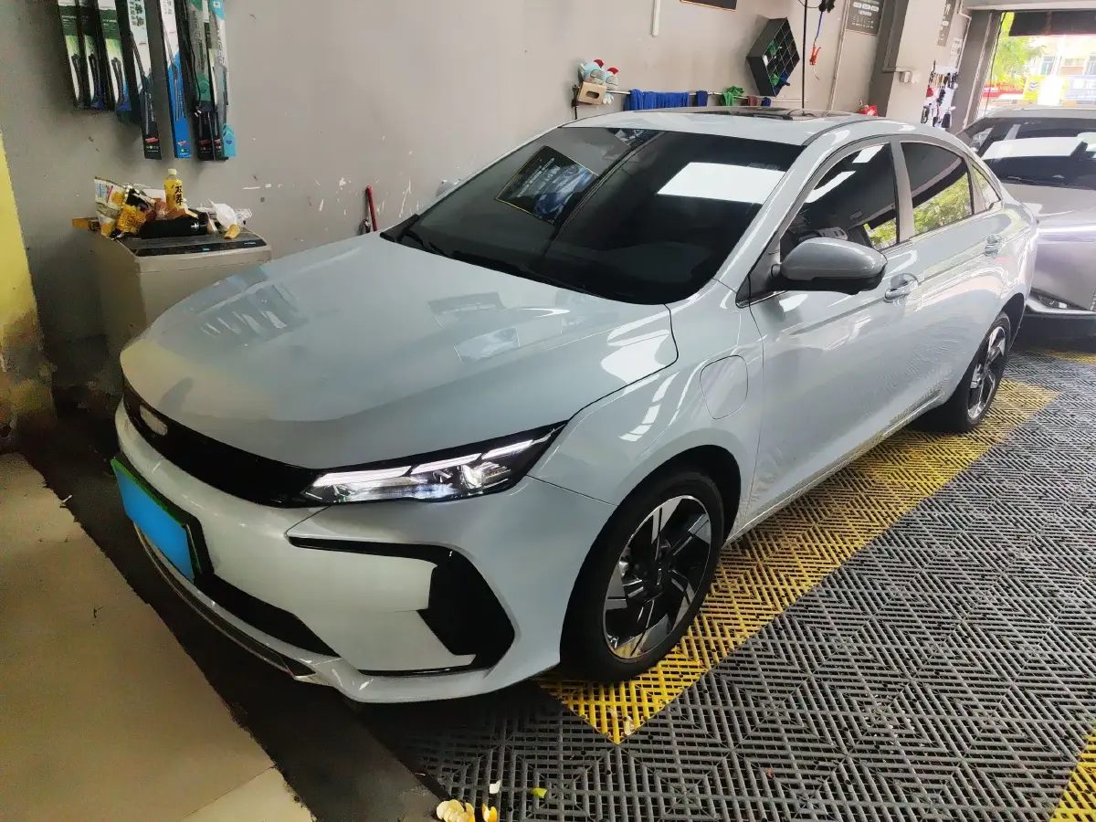 2024 Geely Emgrand L HiP 1.5T 181HP L4 3DHT PHEV 15.5KWH