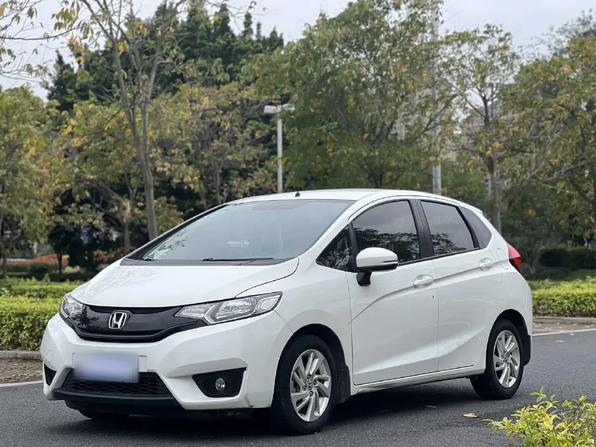 2014 Honda Fit 1.5L 131HP L4 CVT