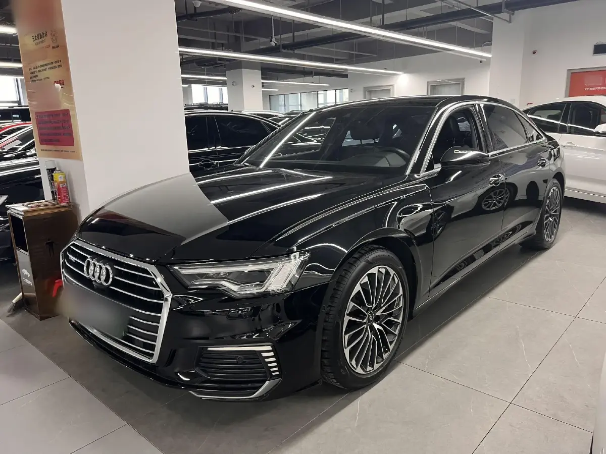 2020 Audi A6L 2.0T 252HP L4 7DCT PHEV 14.1KWH