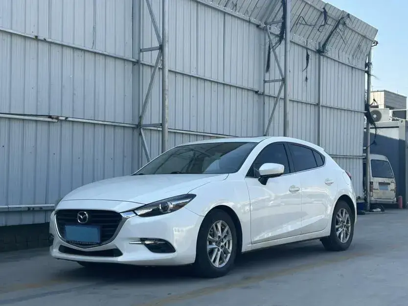 2017 Mazda 3 Axela 1.5L 117HP L4 6AT