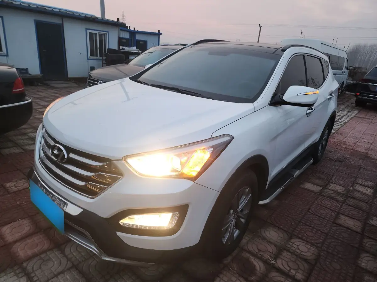 2015 Hyundai Santafe 2.0T 245HP L4 6AT