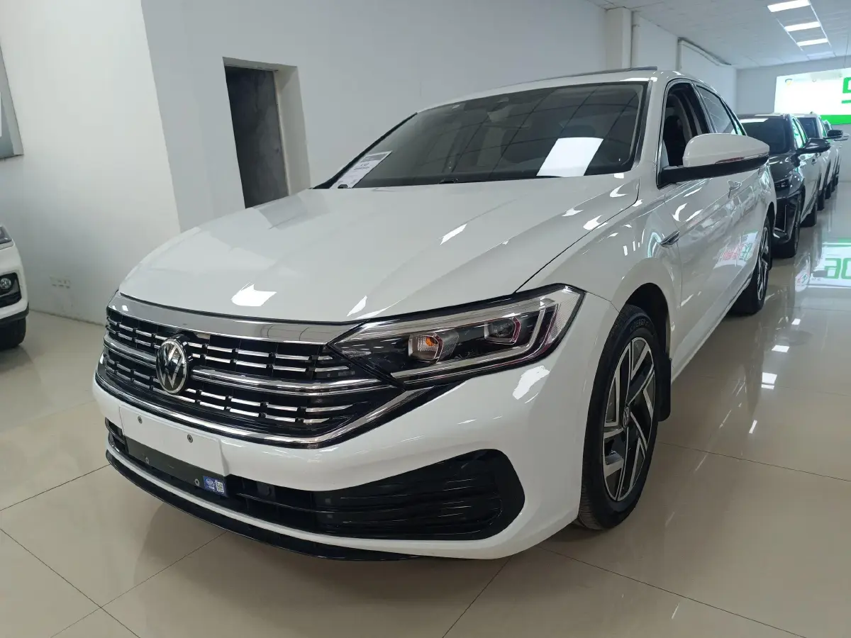 2023 Volkswagen Sagitar 1.5T 160HP L4 7DCT