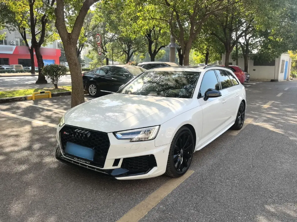 2020 Audi A4 2.0T 190HP L4 7DCT