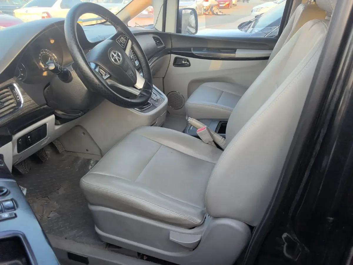 2013 JAC Refine M5 2.0T 177HP L4 6MT,autocango,china used car exporter,china ev exporter,chinese used car exporter,chinese used ev exporter