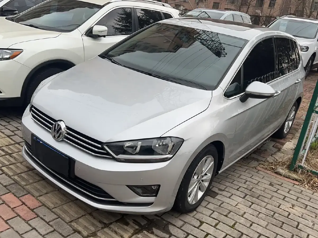 2016 Volkswagen Golf Sportsvan 1.4T 131HP L4 7DCT