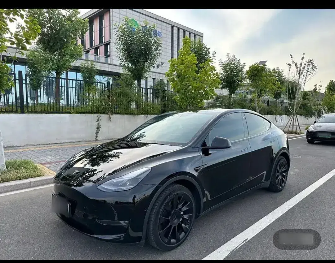 2021 Tesla Model Y BEV 60KWH