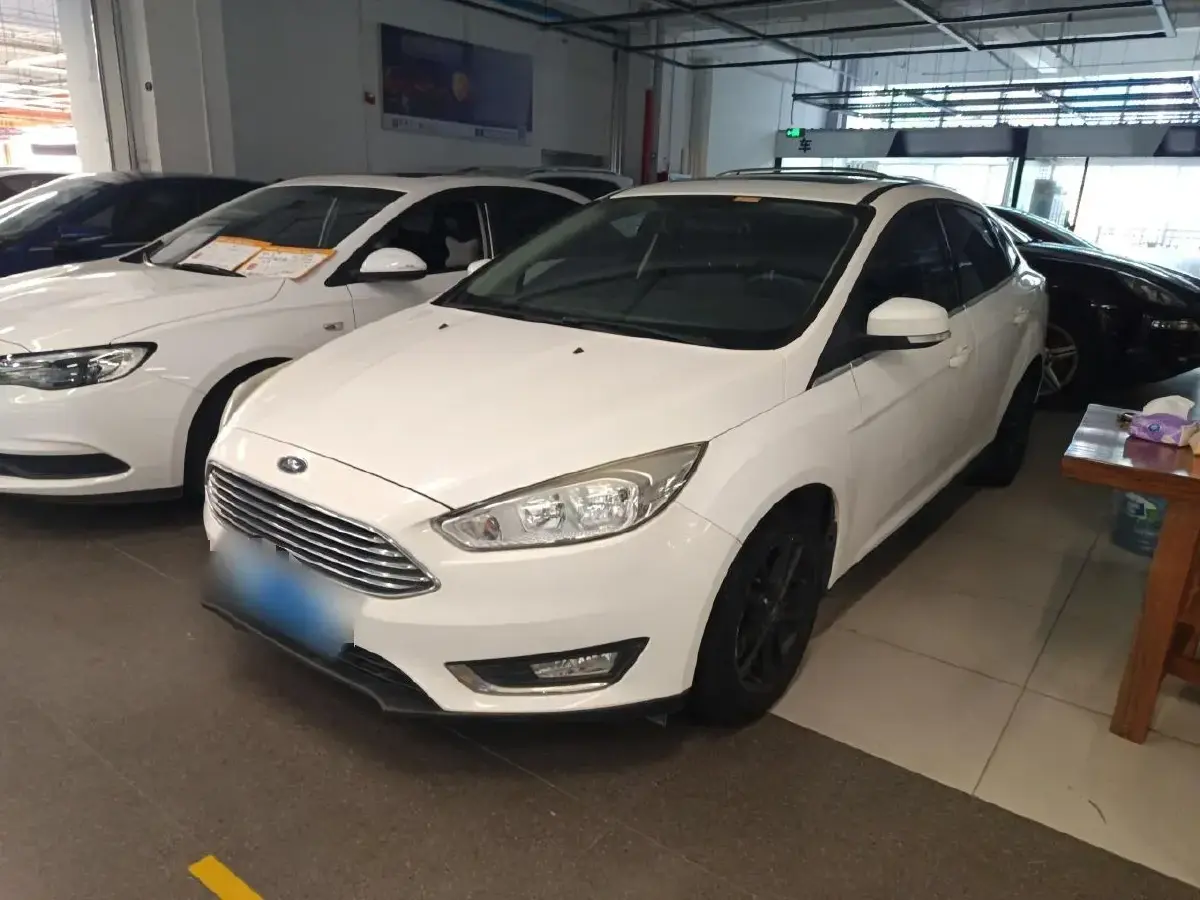 2015 Ford Focus 1.5T 181HP L4 6AT
