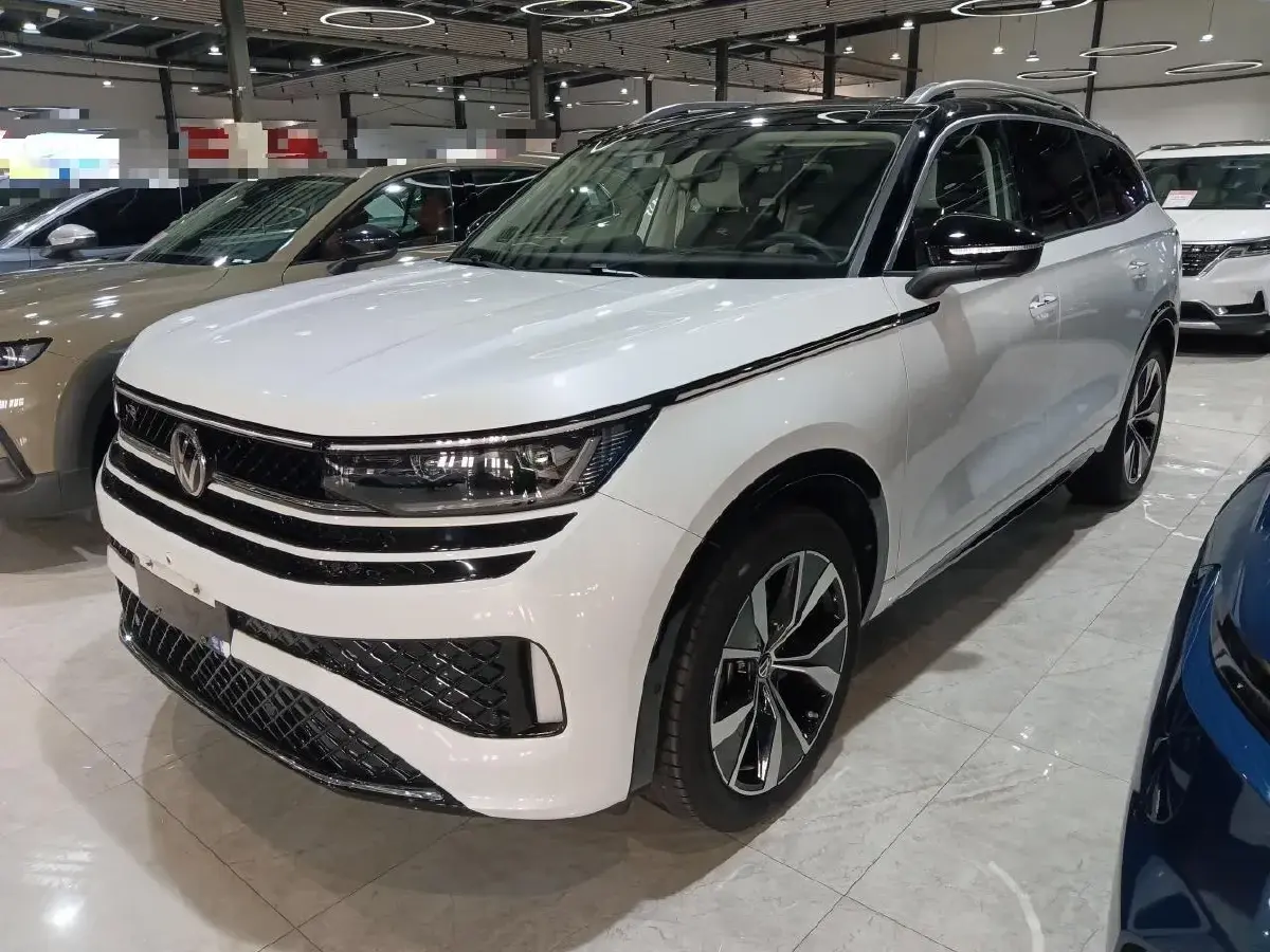 2023 Volkswagen Tavendor 2.0T 220HP L4 7DCT