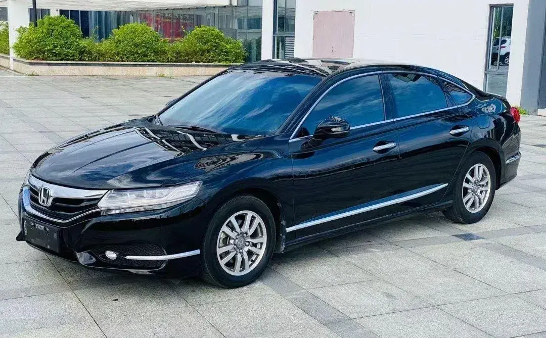 2017 Honda Spirior 2.0L 155HP L4 CVT