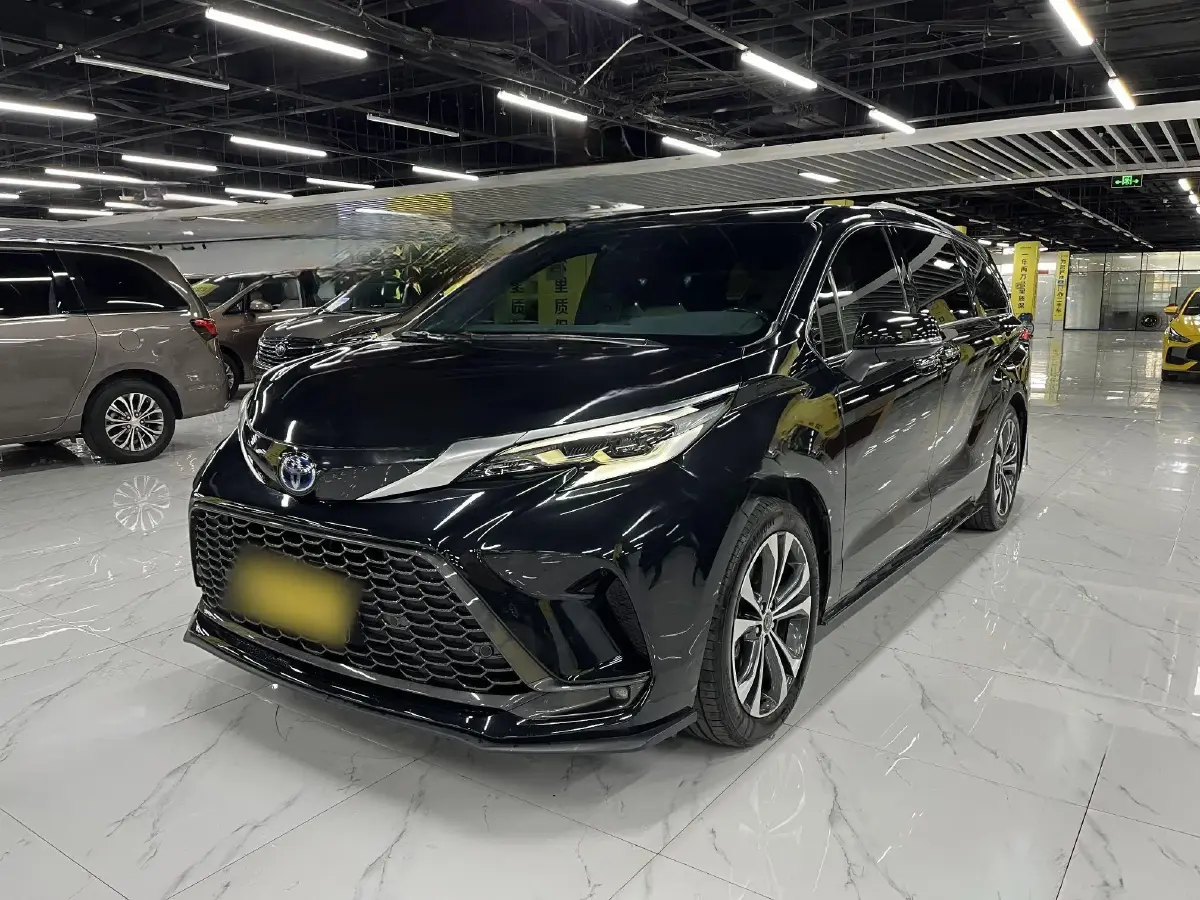 2022 Toyota Granvia 2.5L 192HP L4 E-CVT Hybrid