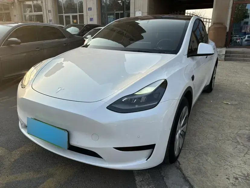 2022 Tesla Model Y BEV 60KWH
