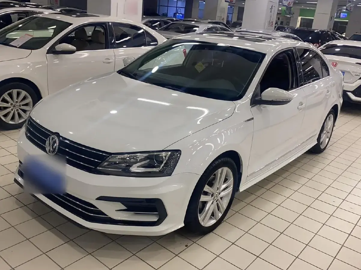 2018 Volkswagen Sagitar 1.4T 150HP L4 7DCT