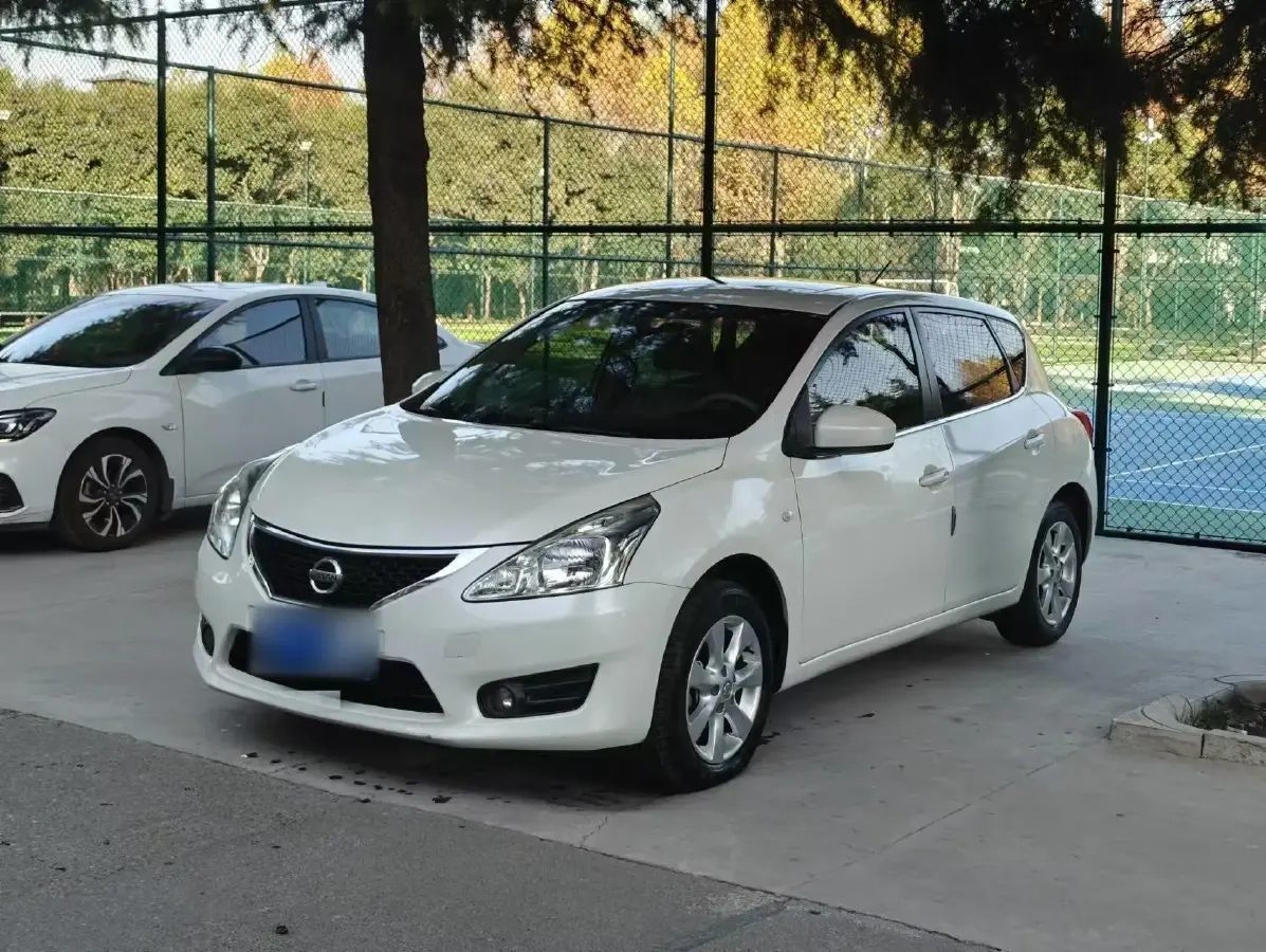 2014 Nissan Tiida 1.6L 126HP L4 CVT