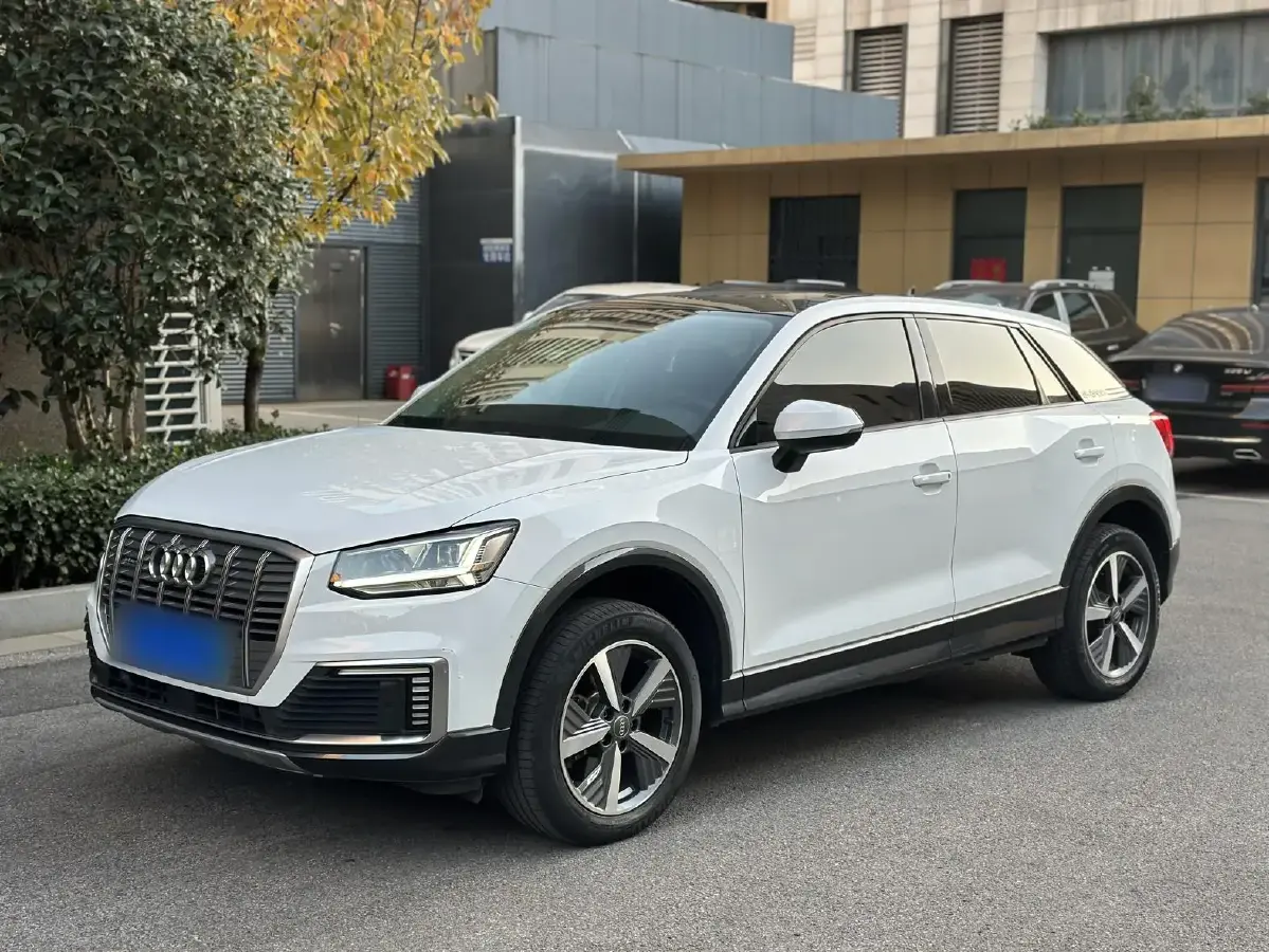 2019 Audi Q2L e-tron BEV 39.7KWH