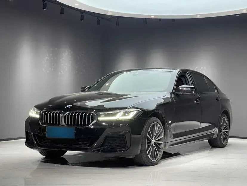 2023 BMW 5 Series 2.0T 245HP L4 8AT