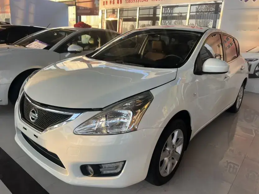 2014 Nissan Tiida 1.6L 126HP L4 CVT