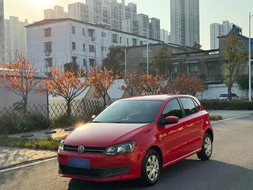 2013 Volkswagen Polo 1.4L 86HP L4 5MT