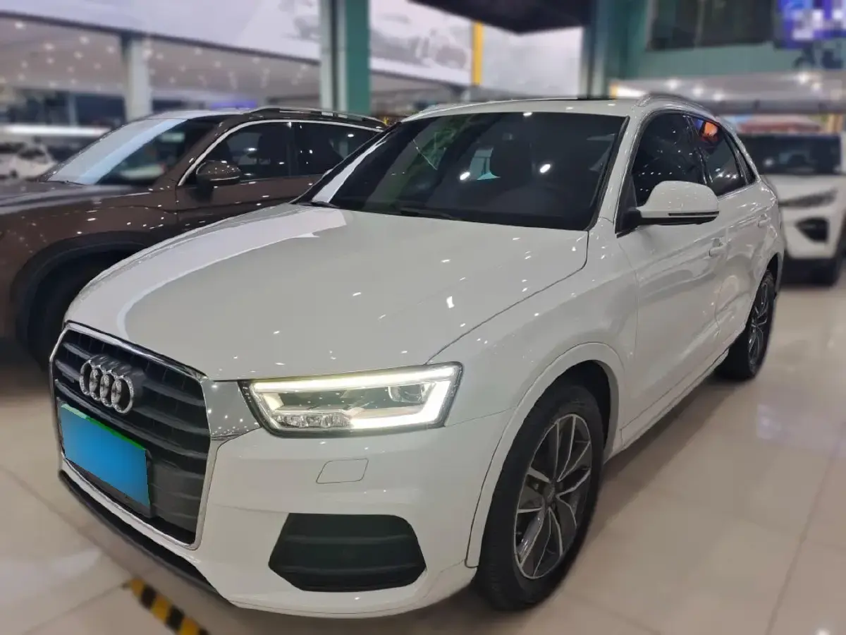 2016 Audi Q3 2.0T 220HP L4 7DCT